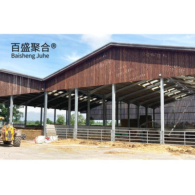 Construction préfabriquée en acier destinée à l'élevage de bovins, de chèvres, de moutons et de porcs