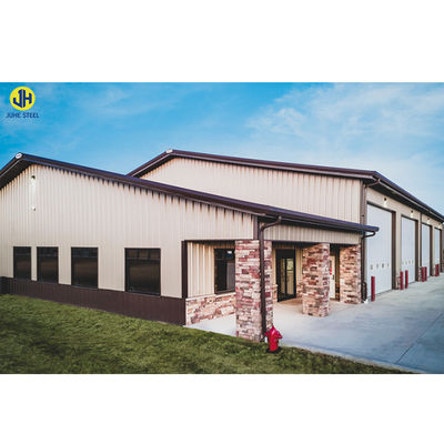 Construction de bâtiments de structures en acier préfabriqués et de stockage efficacement conçus, rapidement personnalisables, peints