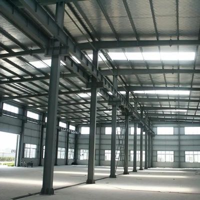 Construction préfabriquée de structures en acier pour le stockage de chevaux