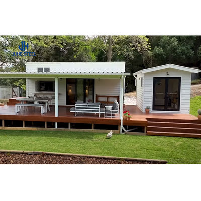 Des maisons de conteneurs de luxe de style moderne, conception préfabriquée avec porte en acier et fenêtre en aluminium