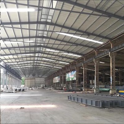Roofing en acier ondulé entrepôt de panneaux sandwich préfabriqué pour la catégorie Q235B et Q355B