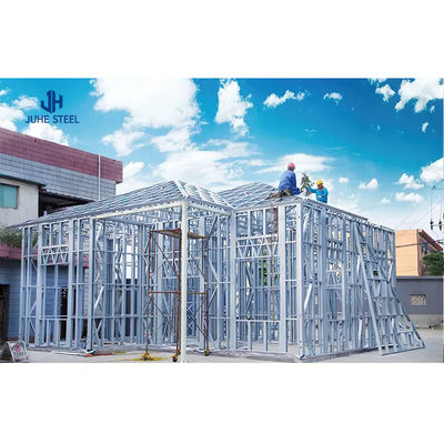 Porte coulissante cadre en acier préfabriqué structure maison kits villa avec fenêtre en alliage d'aluminium