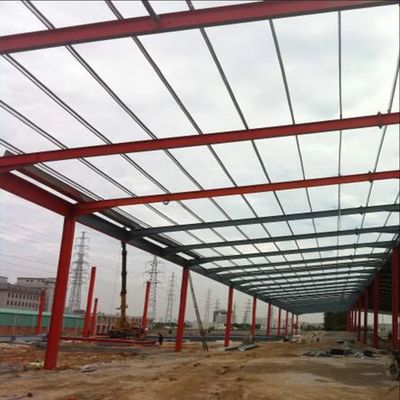 Entrepôt de fabrication de structures en acier pour l'industrie légère