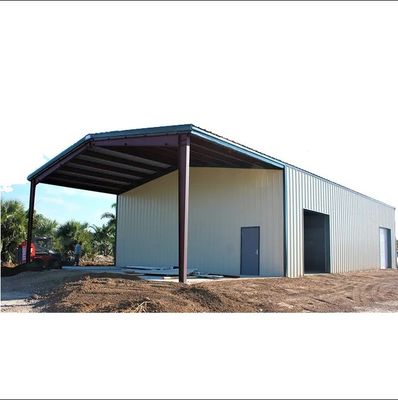 Entrepôt de fabrication de structures en acier pour l'industrie légère