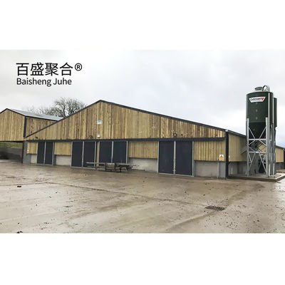 Q235 Acier à faible teneur en carbone pré-conception lourde Structure en acier du hangar pour moutons/vaches Fermes commerciales Poulaillers