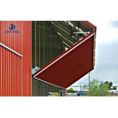 Construction d'un gymnase de grande hauteur à l'aide d'une structure en acier préfabriquée