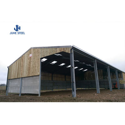 Structure en acier préfabriqué Ferme de vache Shed Ferme de chevaux laitiers Shed avec une poutre en acier solide en forme de H