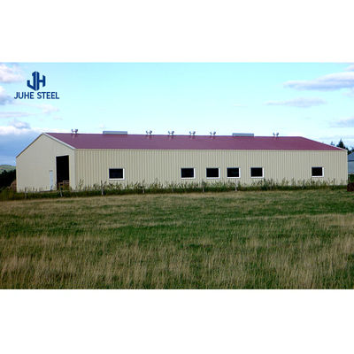 Structure en acier préfabriqué Ferme de vache Shed Ferme de chevaux laitiers Shed avec une poutre en acier solide en forme de H