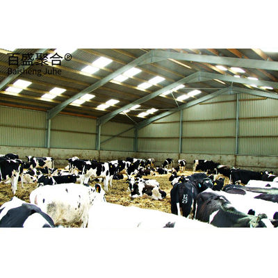 Structure de ferme de vaches en acier bâtiment d'entrepôt pour le soudage et le service de transformation durable