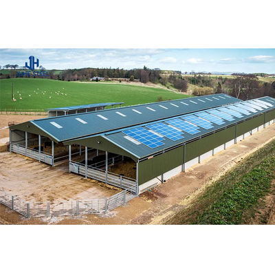 Service de soudage sur mesure Structure en acier préfabriquée abri pour bétail en acier