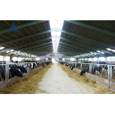 Service de soudage sur mesure Structure en acier préfabriquée abri pour bétail en acier