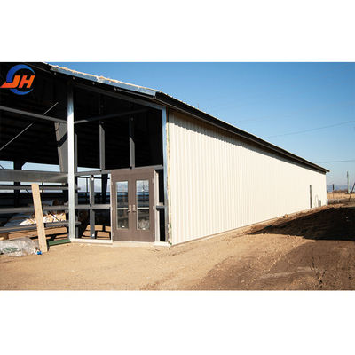 Construction de bâtiments préfabriqués d'entrepôts métalliques Structure en acier avec porte coulissante